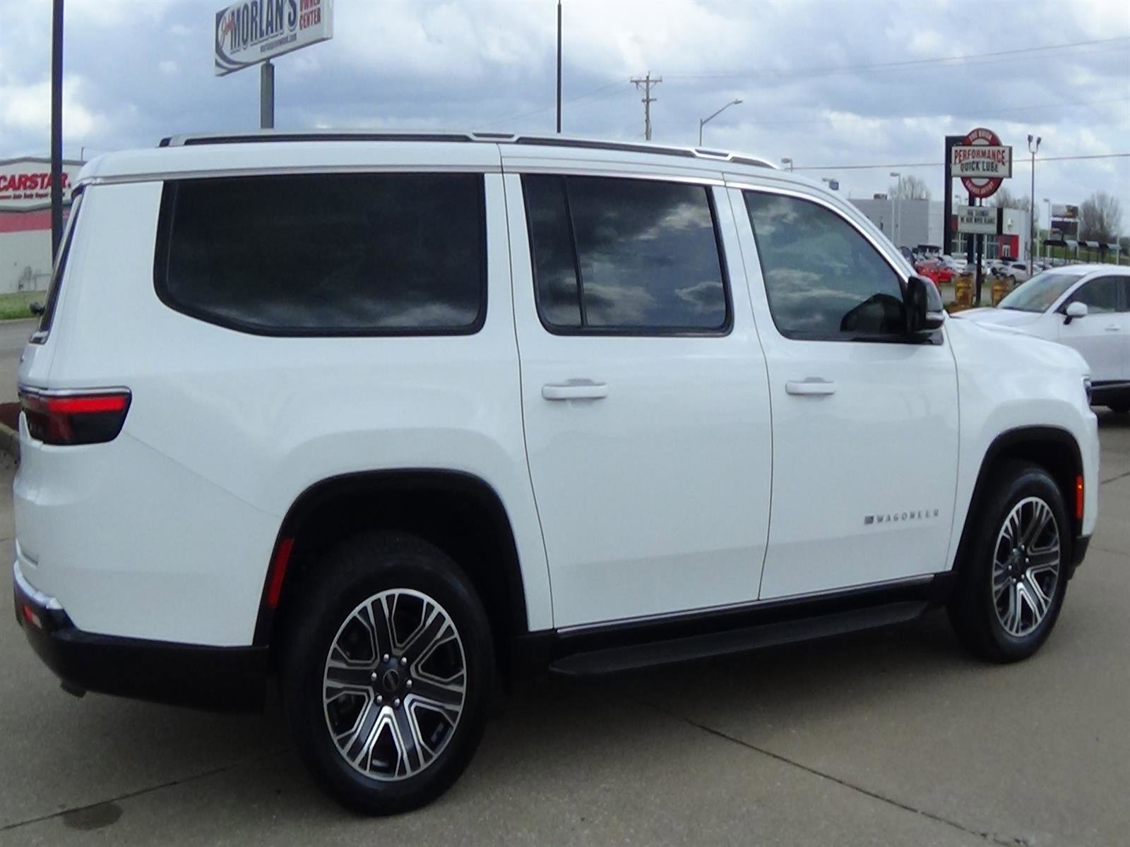 Certified 2025 Jeep Wagoneer L 4WD image 5