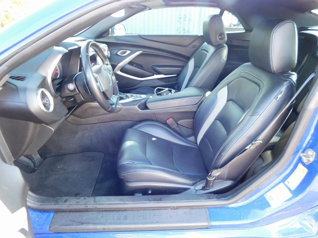 Used 2019 Chevrolet Camaro LT w/ Technology Package image 16