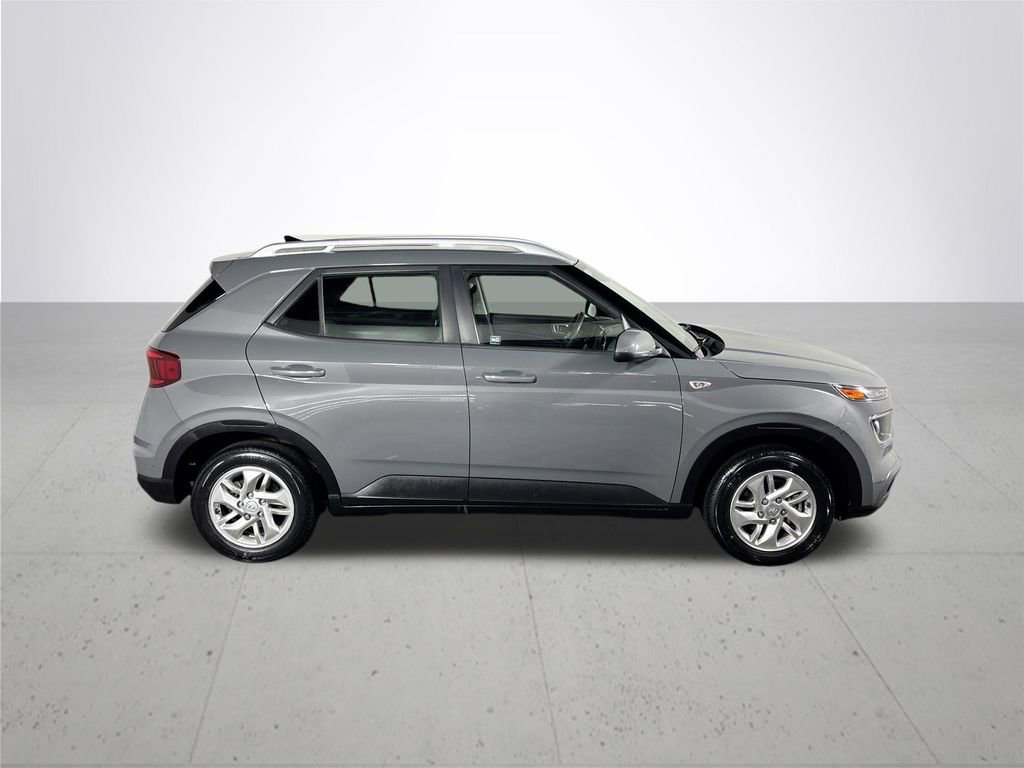 Used 2020 Hyundai Venue SEL image 5