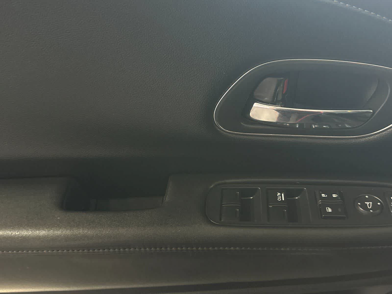 Used 2016 Honda HR-V EX-L image 13