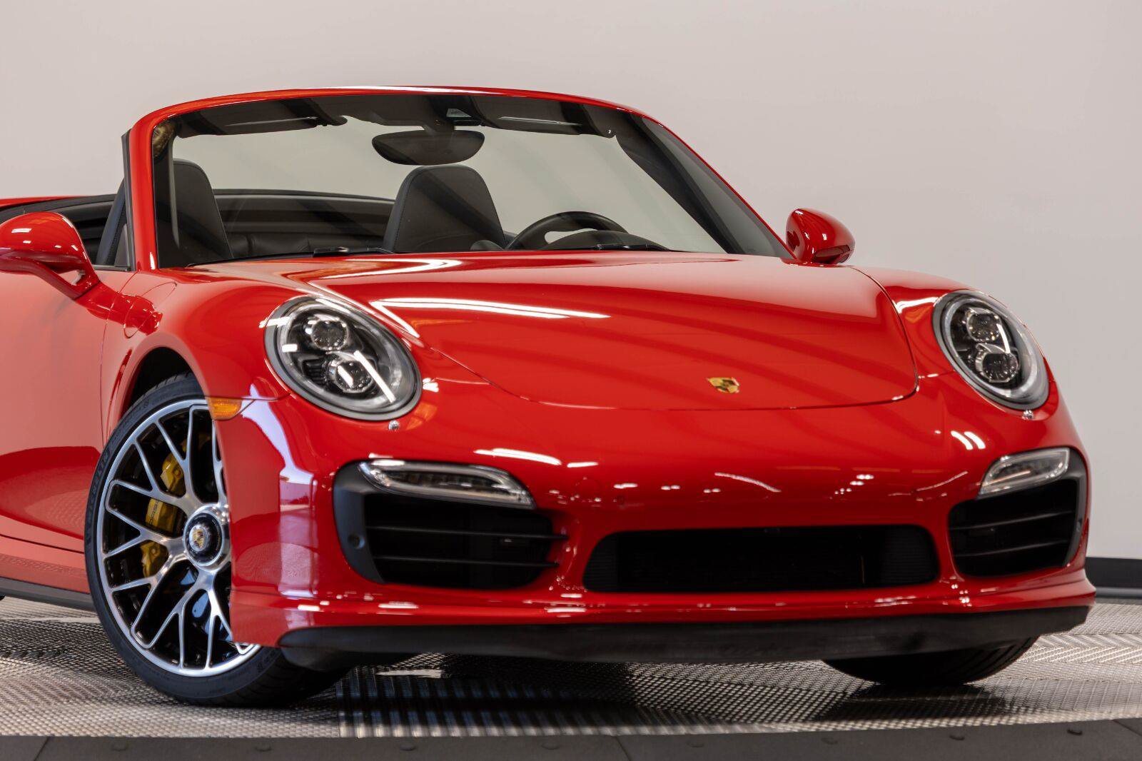 Used 2015 Porsche 911 Turbo S AWD/4WD image 3