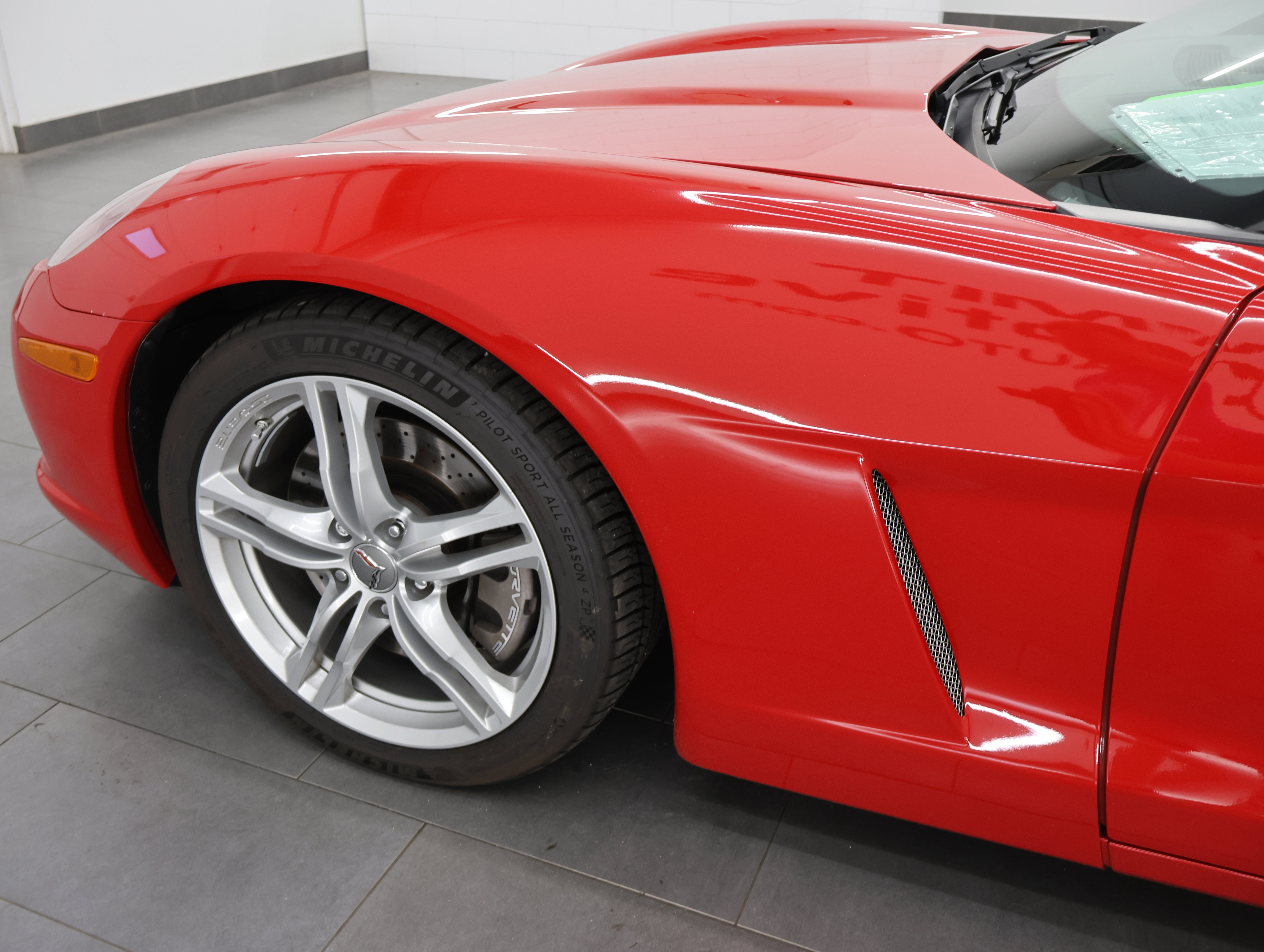 Used 2006 Chevrolet Corvette Convertible w/ Preferred Equipment Group RWD image 26