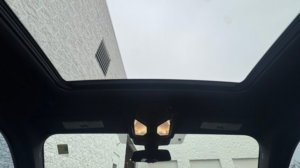 Used 2023 BMW X6 xDrive40i w/ M Sport Package image 13