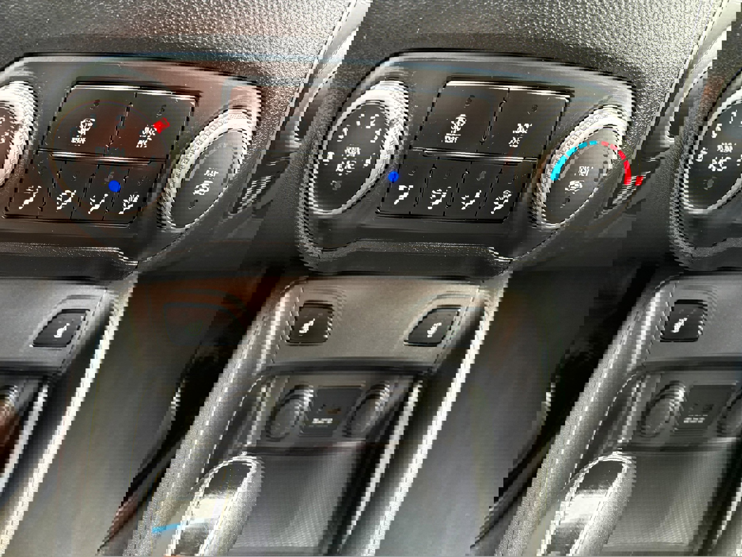 Used 2014 Hyundai Tucson SE image 33