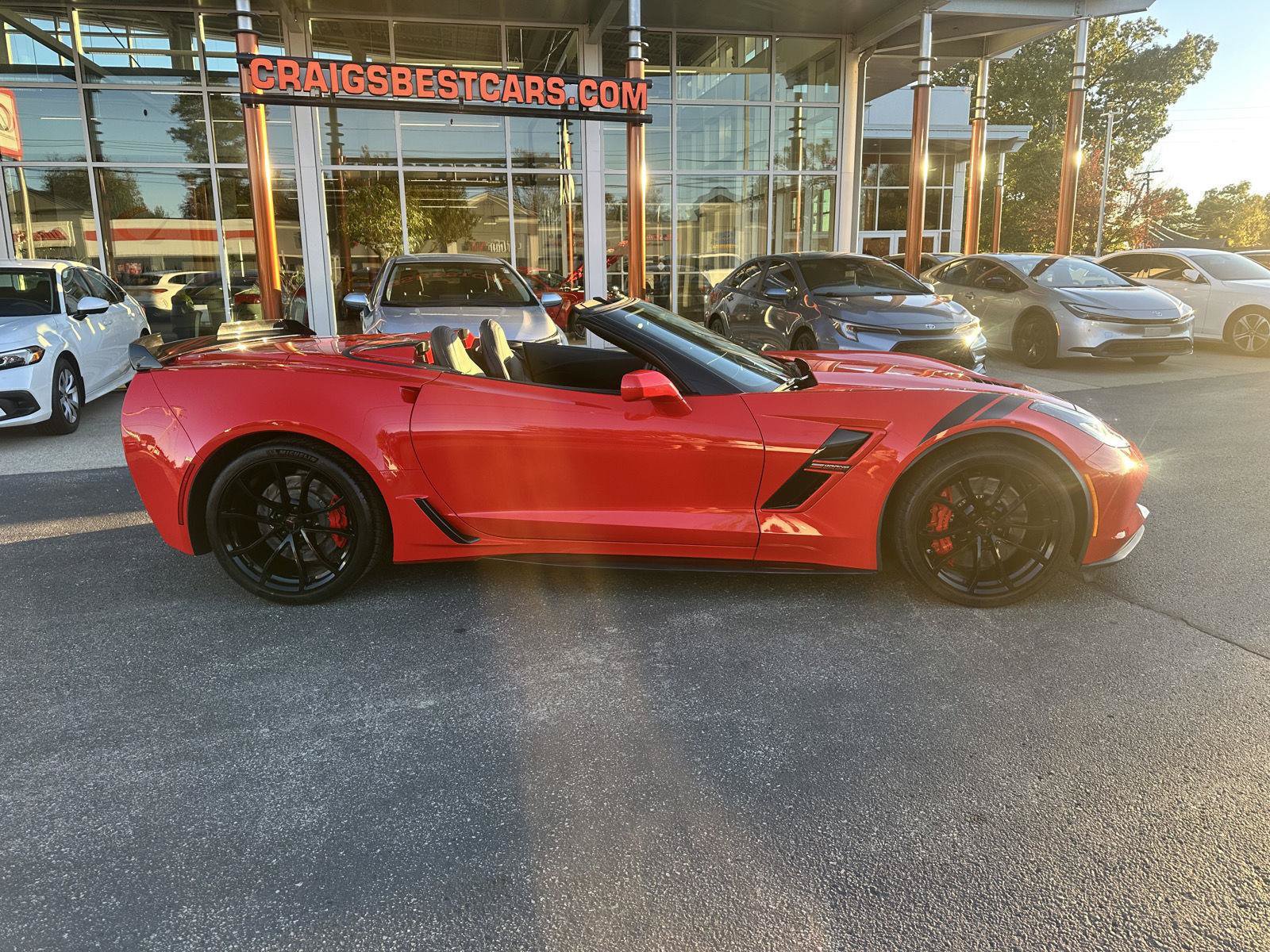Used 2019 Chevrolet Corvette Grand Sport w/ Carbon Flash Badge Package RWD image 2
