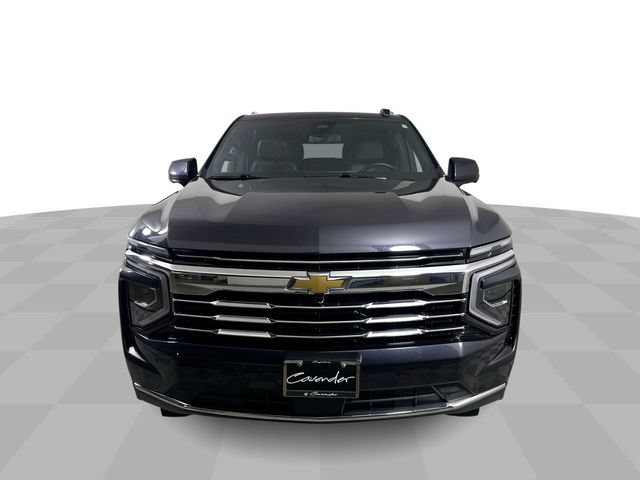 Used 2025 Chevrolet Suburban LT AWD/4WD image 3