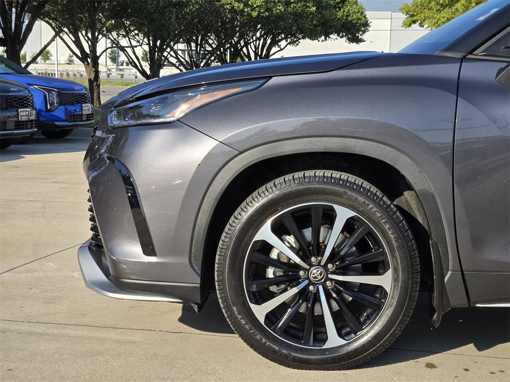Used 2022 Toyota Highlander XSE image 14