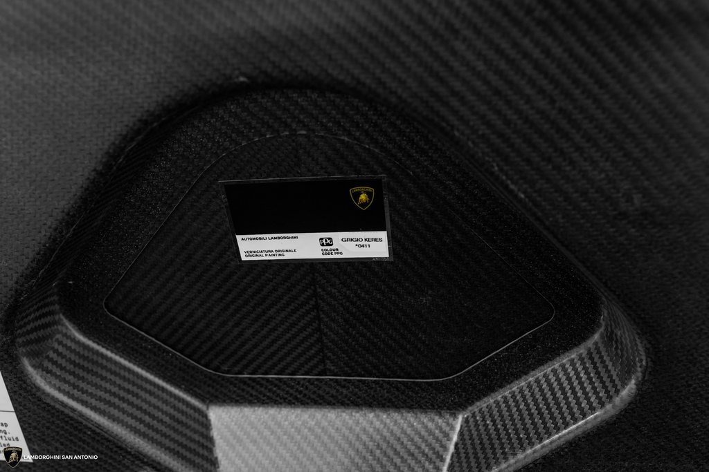 Used 2024 Lamborghini Revuelto image 15