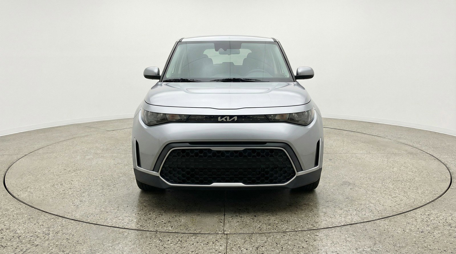 Used 2025 Kia Soul LX w/ LX Technology Package FWD image 2