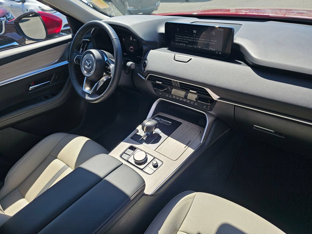 Certified 2024 MAZDA CX-90 Plug-In Hybrid w/ Preferred AWD/4WD image 33