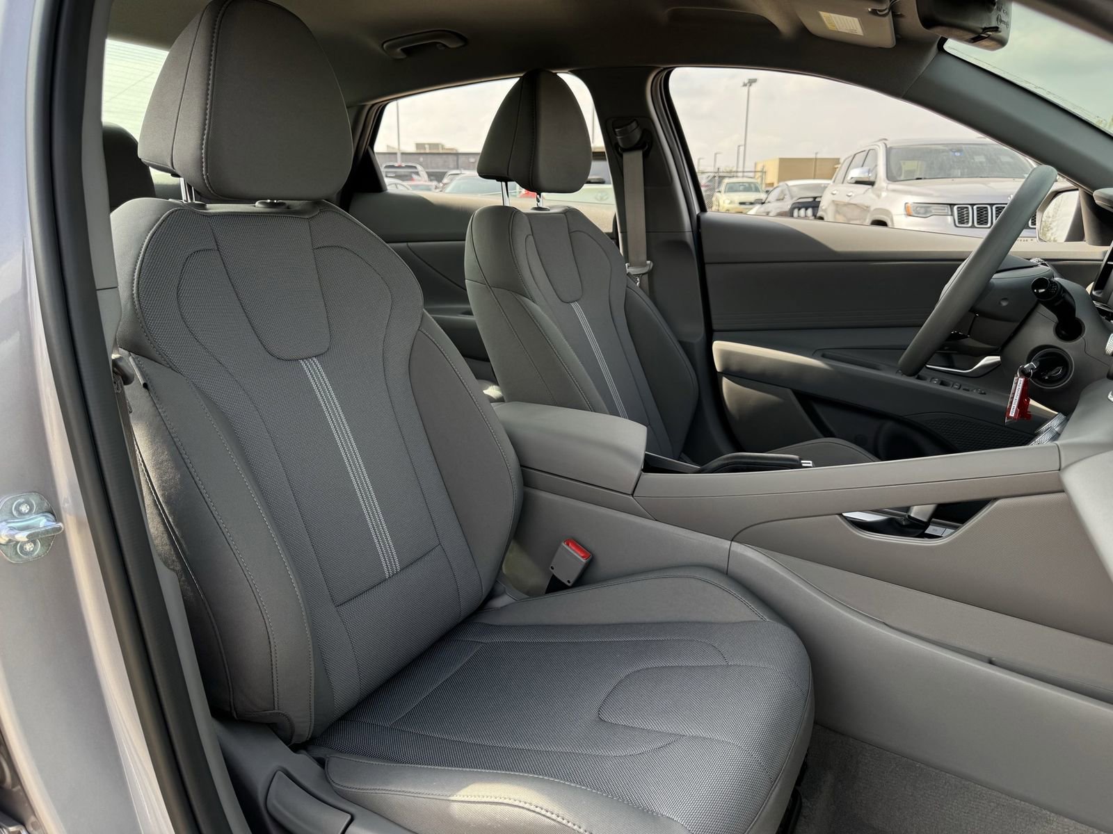 New 2026 Hyundai Elantra SE FWD image 28