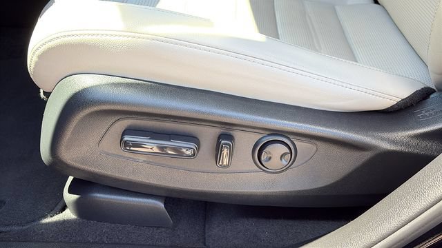 Used 2023 Honda CR-V EX-L image 11
