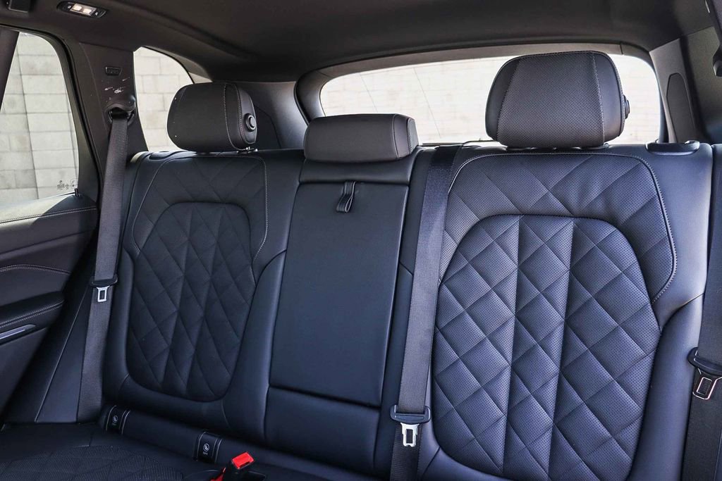 Used 2026 BMW X5 xDrive50e w/ M Sport Package AWD/4WD image 19