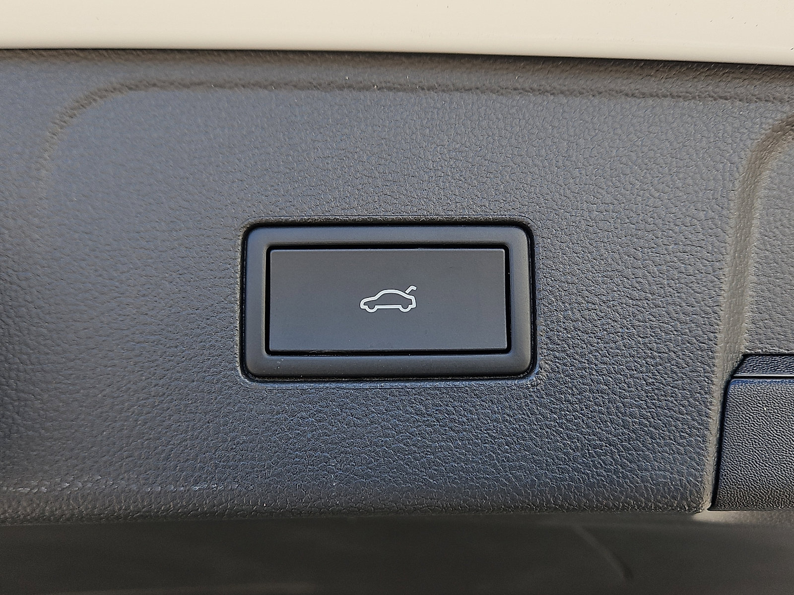 New 2025 Volkswagen Atlas SE image 7