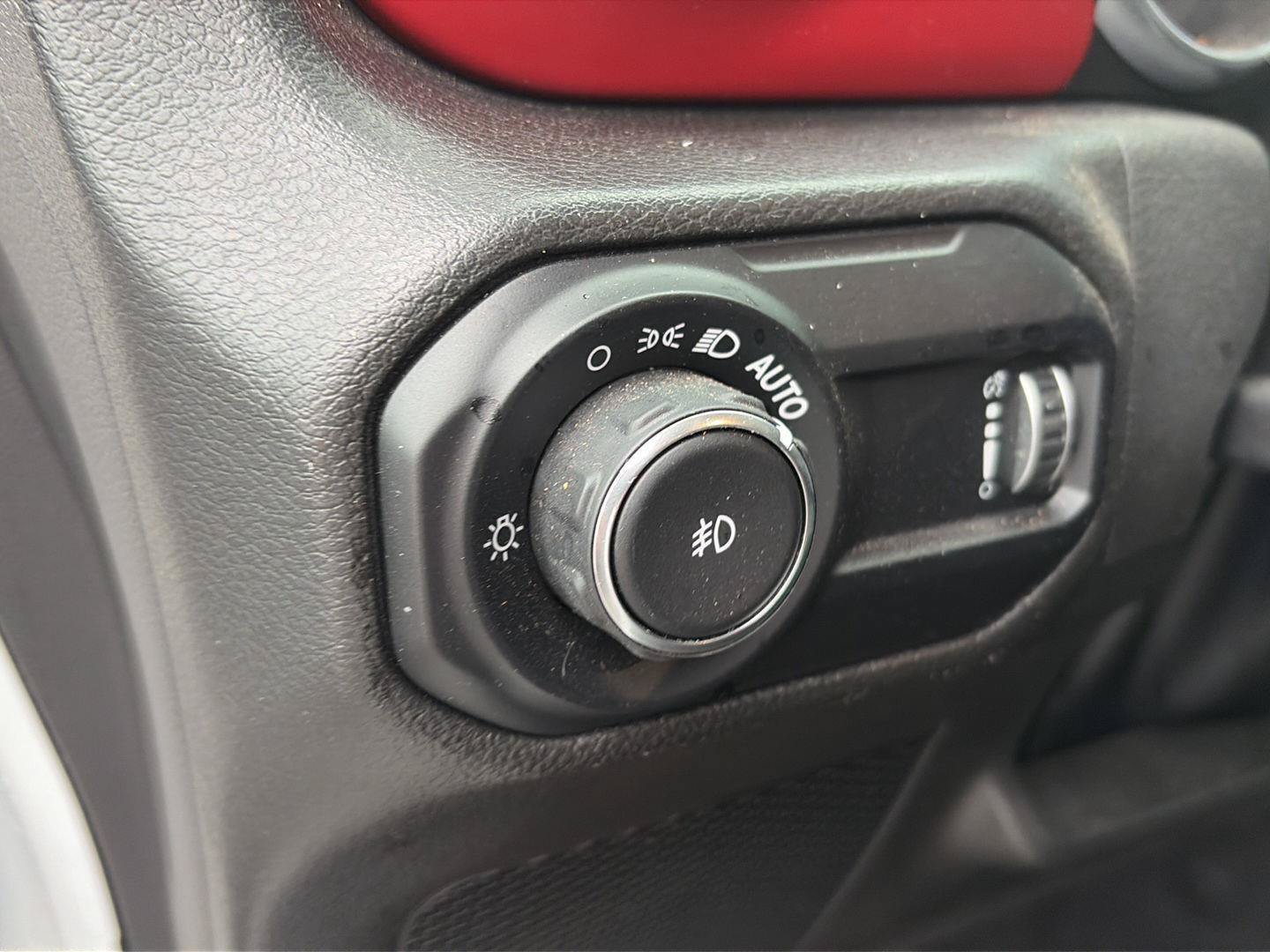 Used 2023 Jeep Wrangler Unlimited Rubicon w/ Cold Weather Group AWD/4WD image 7