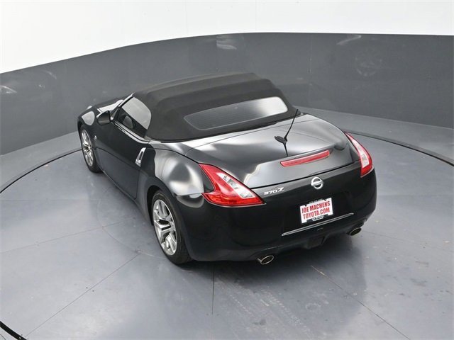 Used 2010 Nissan 370Z Touring image 19