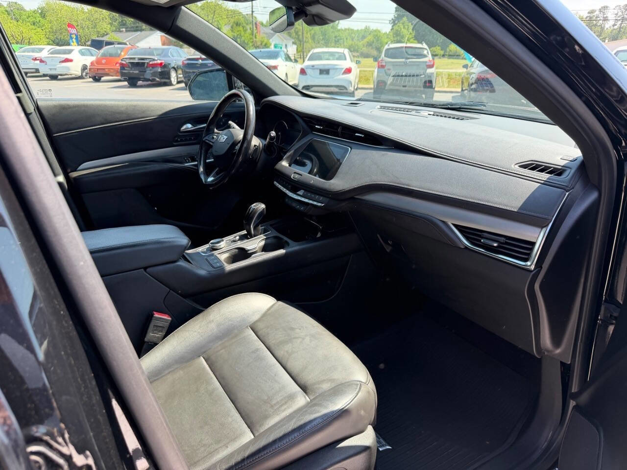 Used 2019 Cadillac XT4 Premium Luxury w/ LPO, Midnight Sport Package image 13