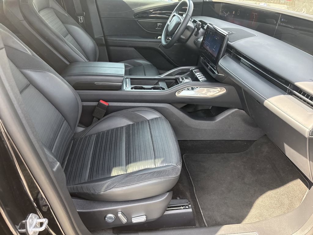 Used 2024 Lincoln Nautilus Reserve w/ Jet Appearance Package (87T) AWD/4WD image 13