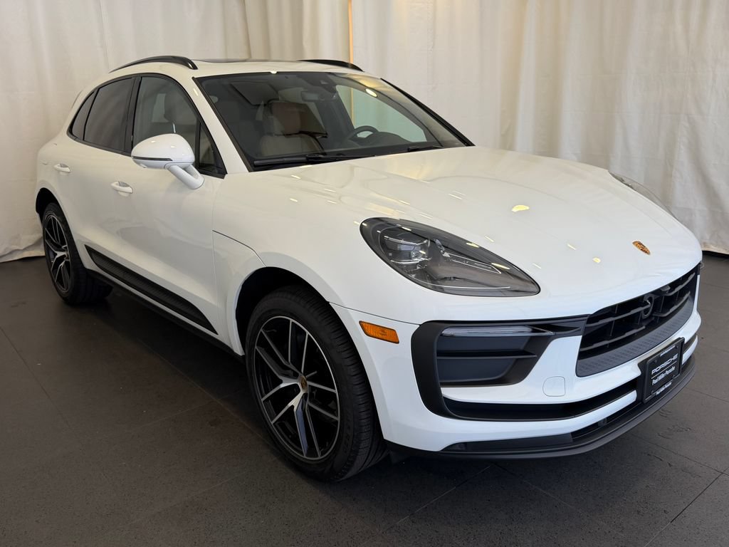Used 2026 Porsche Macan AWD/4WD image 7