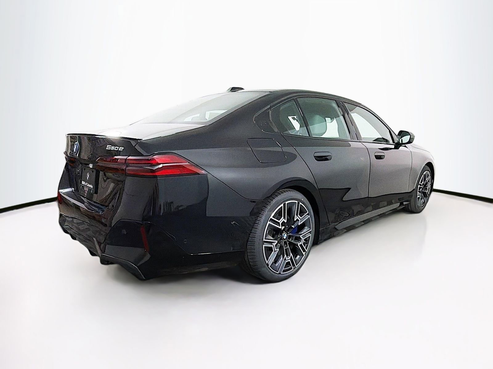 New 2027 BMW 550e xDrive AWD/4WD image 7
