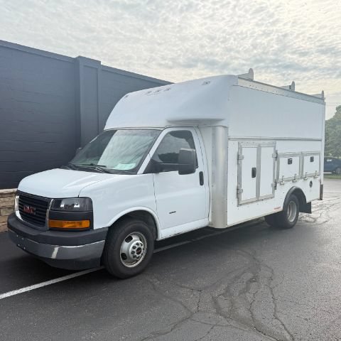Used 2018 GMC Savana 3500 w/ Power Convenience Package RWD image 1