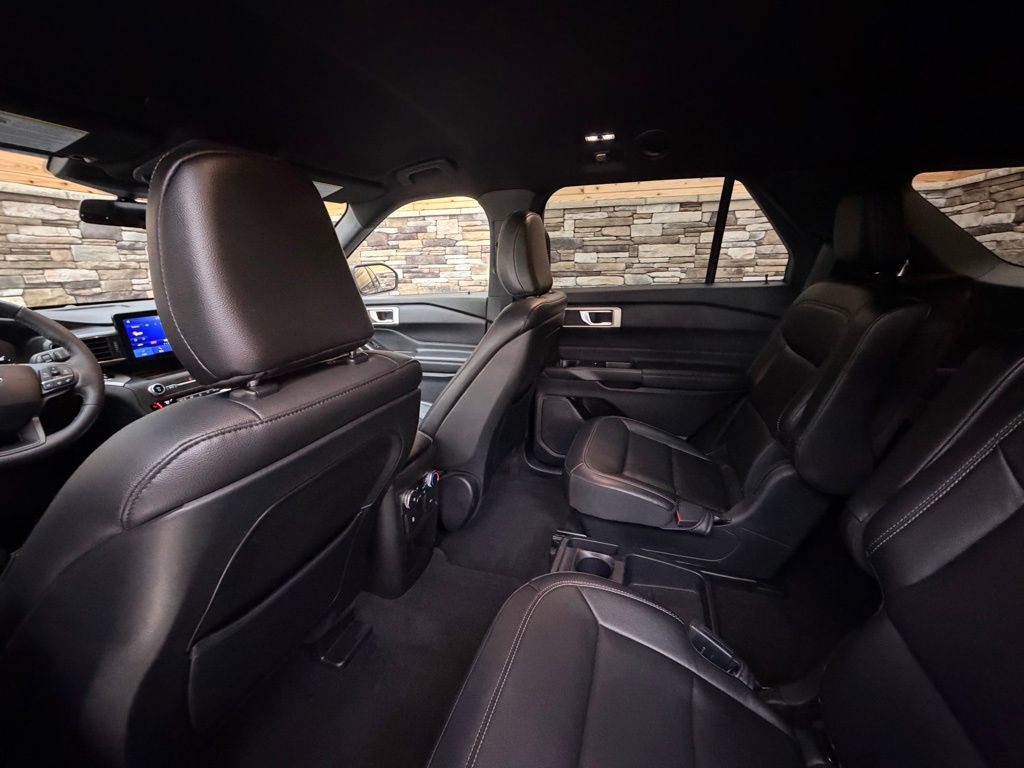 Used 2020 Ford Explorer XLT w/ Equipment Group 202A image 27