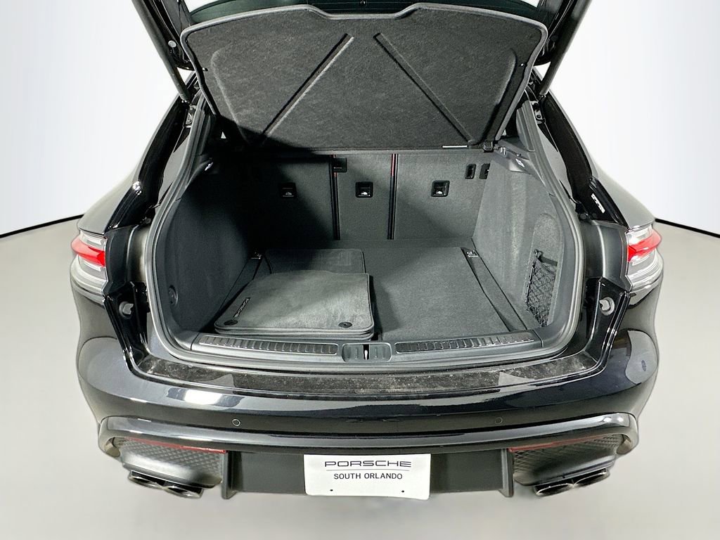 Certified 2025 Porsche Macan AWD/4WD image 27