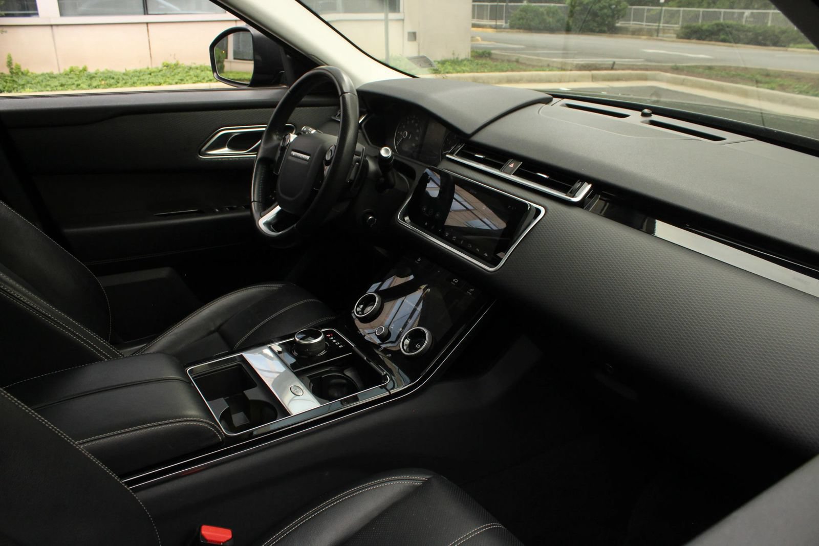 Used 2020 Land Rover Range Rover Velar S AWD/4WD image 27