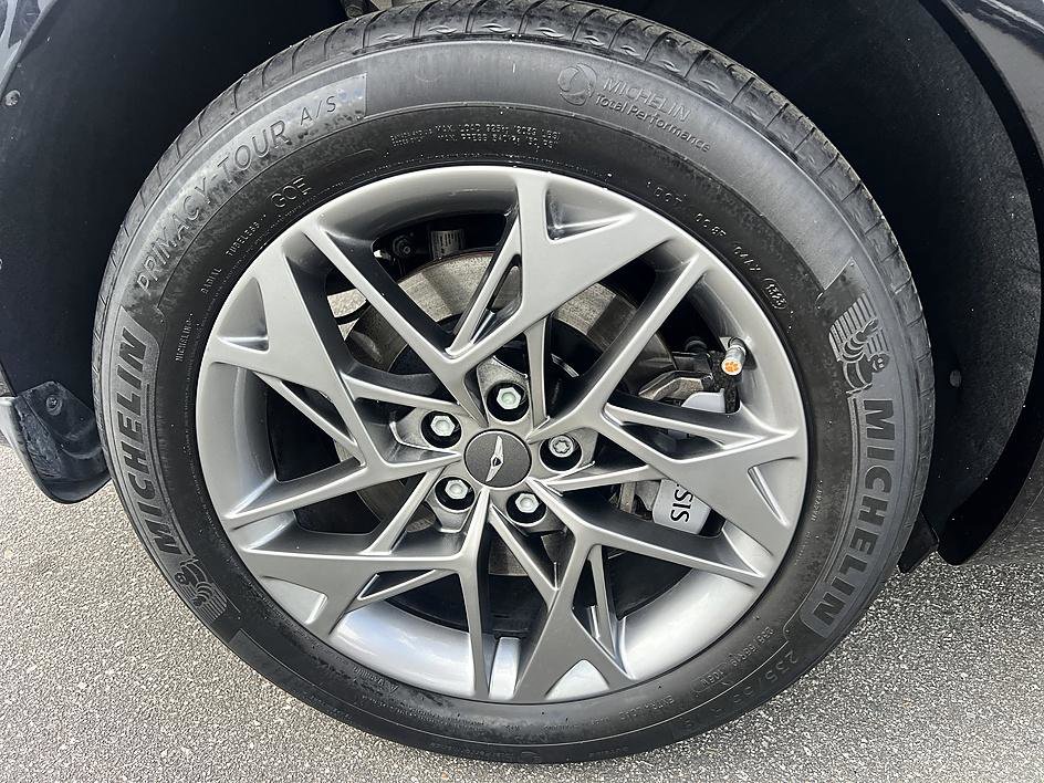 Used 2024 Genesis GV70 2.5T w/ Advanced Package image 11