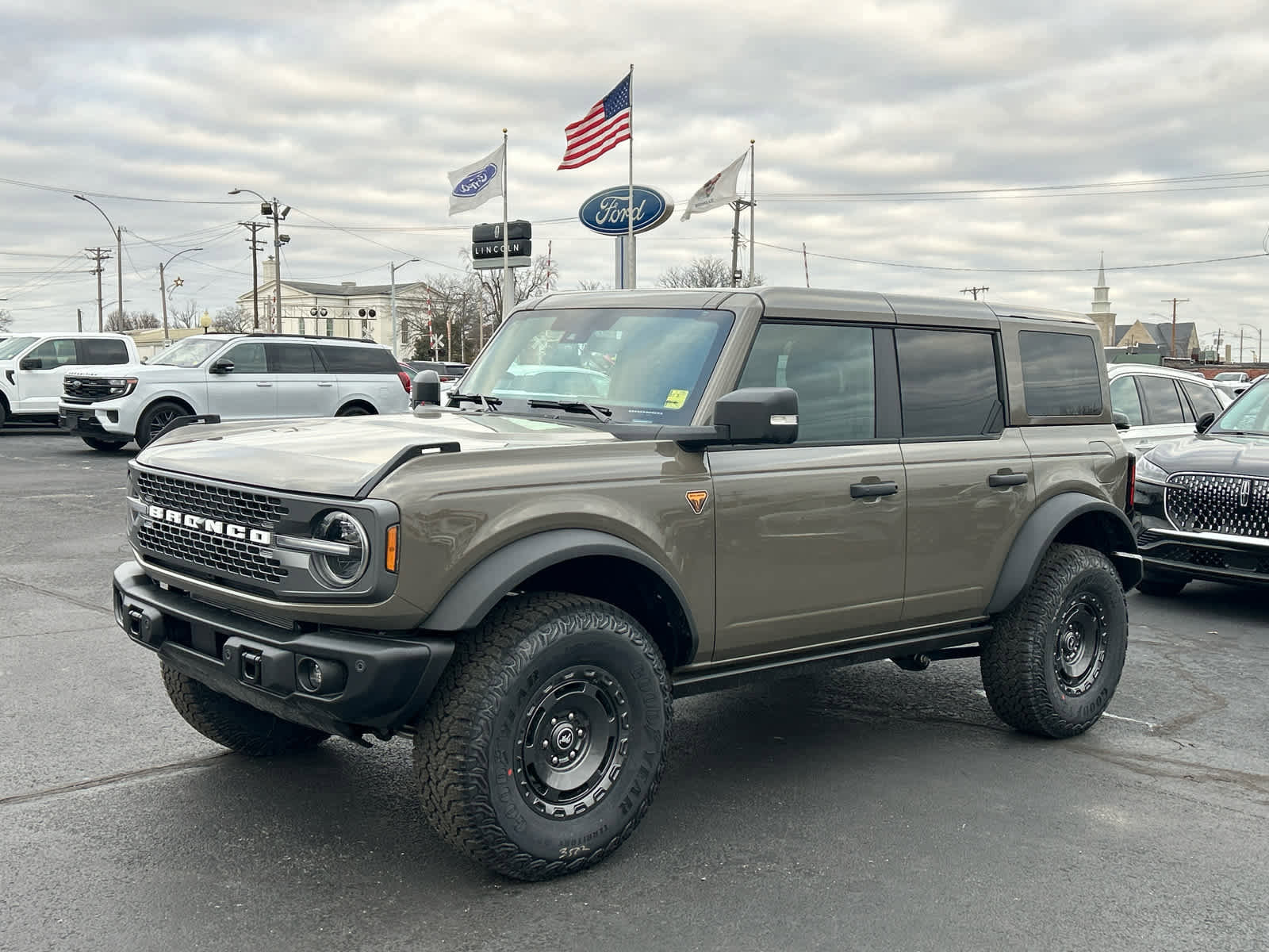 New 2025 Ford Bronco Badlands image 3