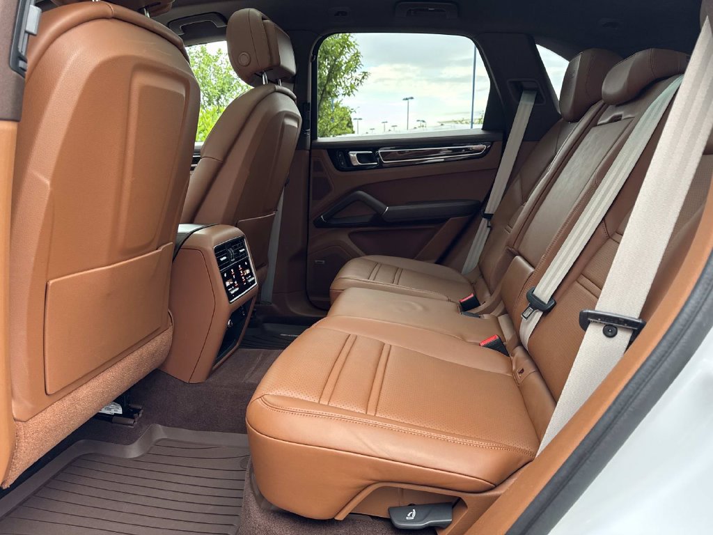 Certified 2023 Porsche Cayenne S Platinum AWD/4WD image 13