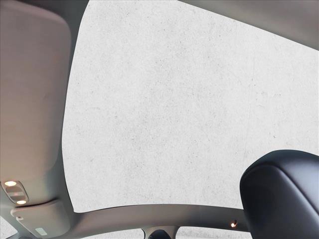 Used 2023 Tesla Model Y Long Range AWD/4WD image 16