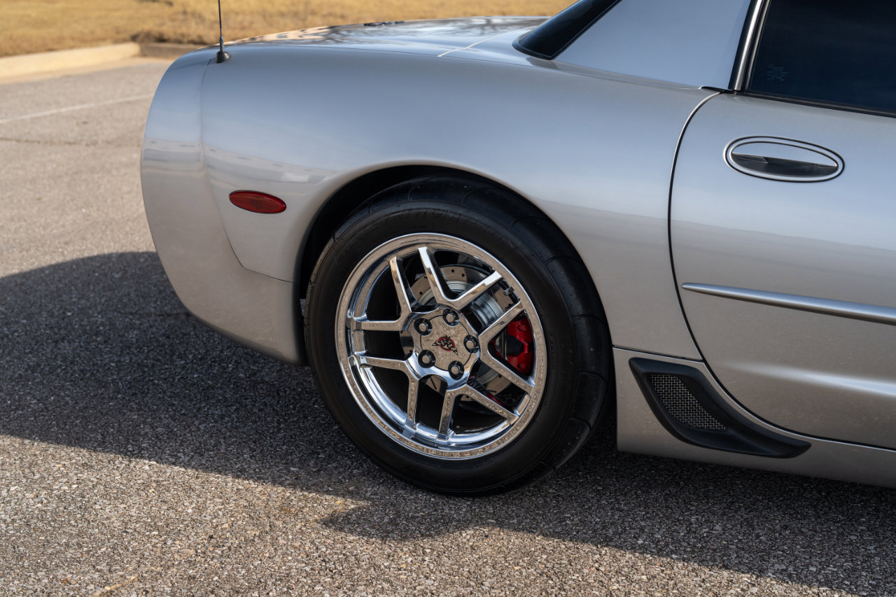 Used 2004 Chevrolet Corvette Z06 w/ Memory Package image 16