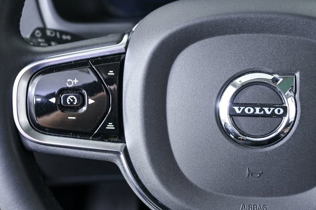 Certified 2023 Volvo XC90 B6 Plus w/ Protection Package Premier AWD/4WD image 11