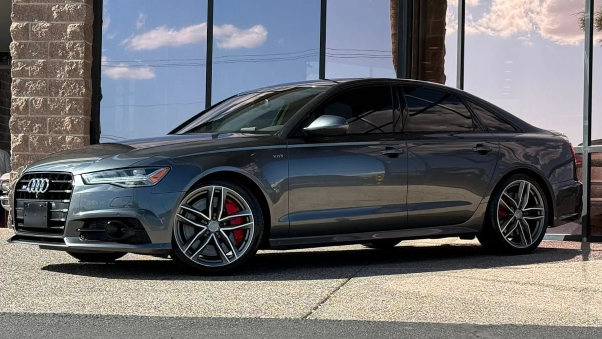 Used 2017 Audi S6 Premium Plus w/ S6 Sport Package AWD/4WD image 3