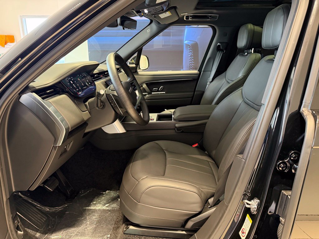New 2025 Land Rover Range Rover SE AWD/4WD image 8
