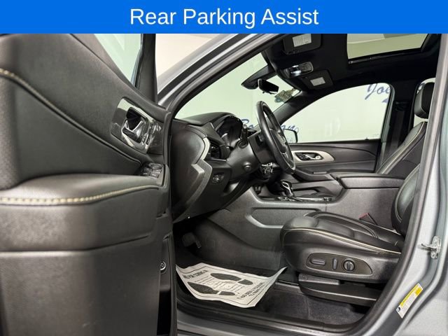 Used 2023 Chevrolet Traverse Premier image 11