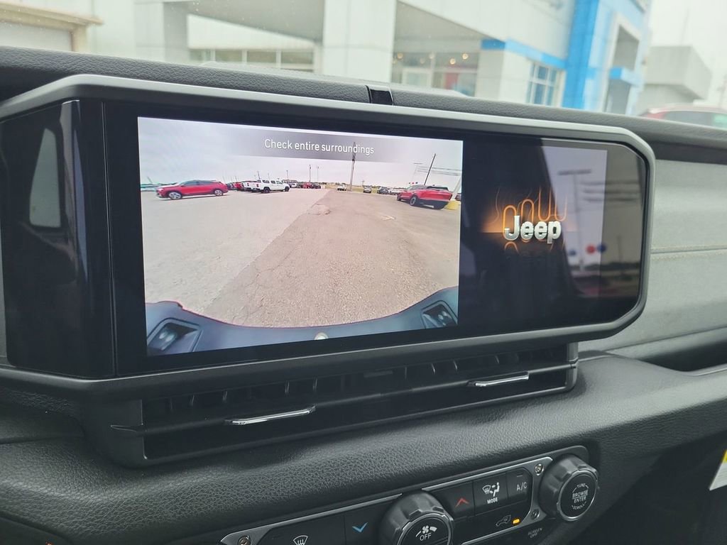 Used 2025 Jeep Gladiator Sport image 22