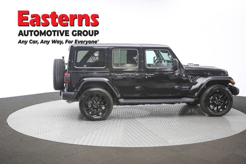 Used 2025 Jeep Wrangler Unlimited Sahara AWD/4WD image 40