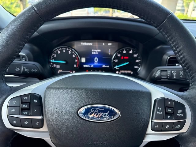 Used 2024 Ford Explorer XLT w/ Equipment Group 202A AWD/4WD image 13