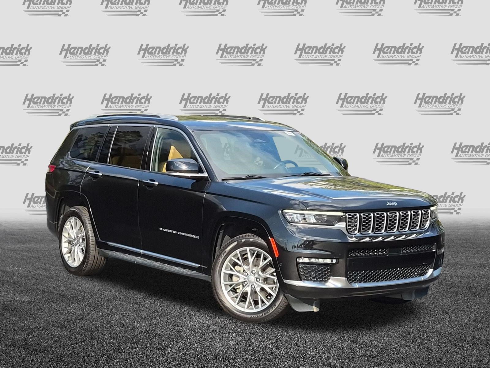 Used 2022 Jeep Grand Cherokee L Summit w/ Luxury Tech Group V AWD/4WD image 2