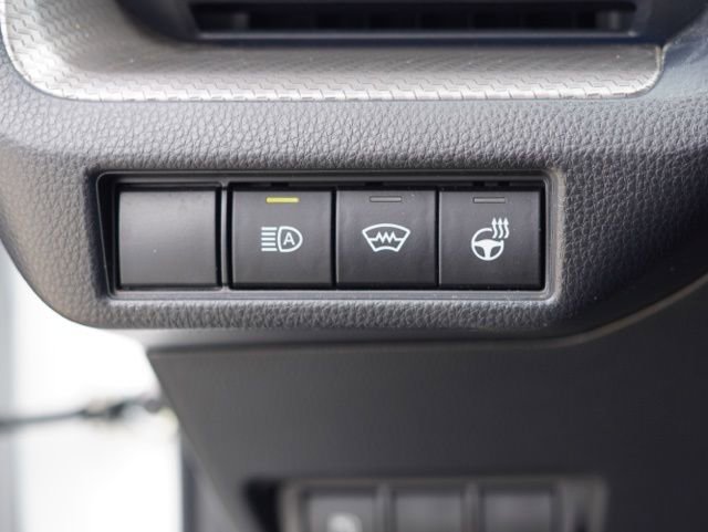 Used 2023 Toyota Prius XLE image 17