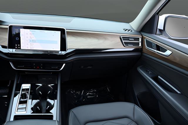 Certified 2025 Volkswagen Atlas SE FWD image 19