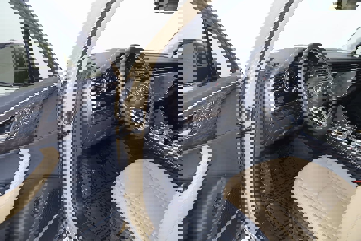 Used 2025 Audi Q7 2.0T Premium Plus w/ Premium Plus Package image 48