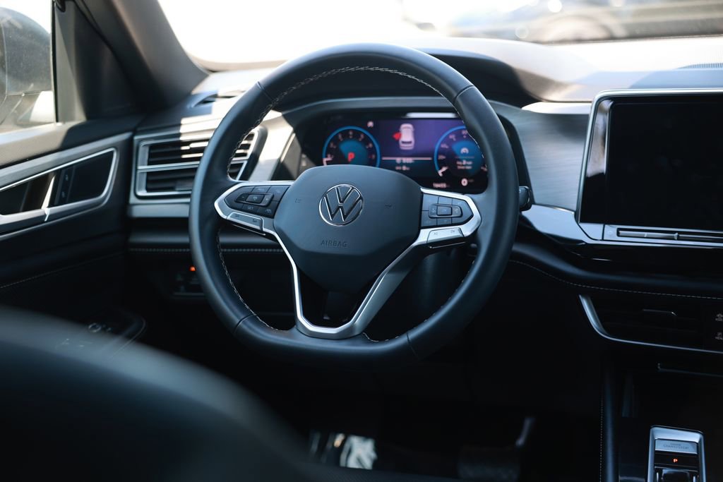 Used 2024 Volkswagen Atlas Cross Sport SE FWD image 27