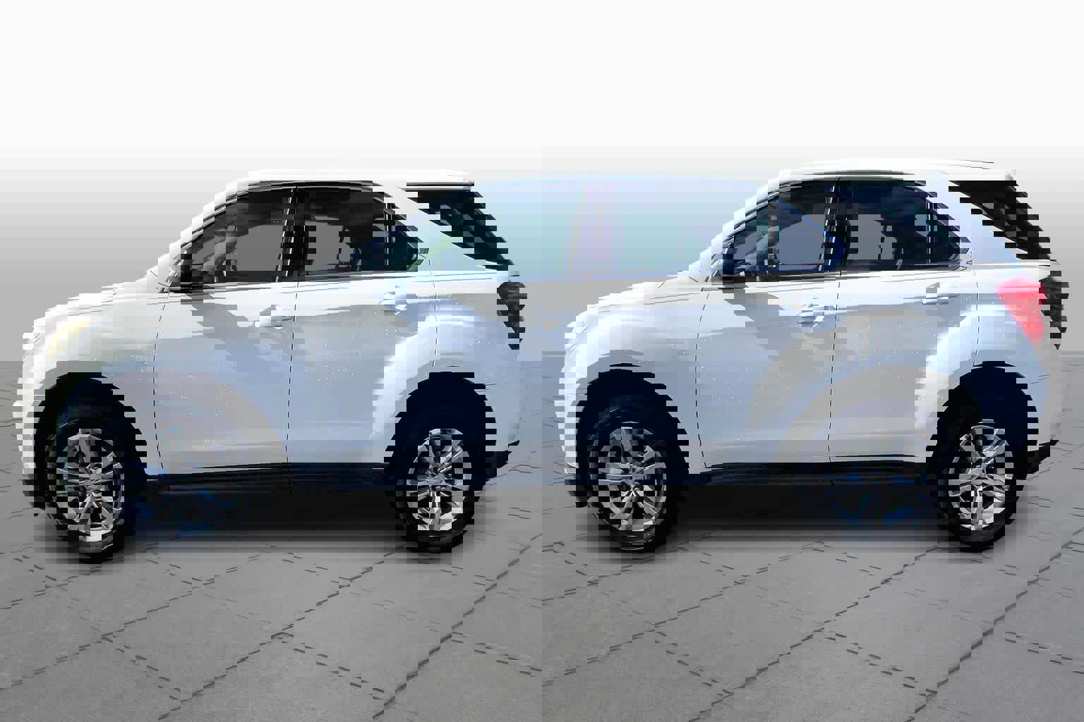 Used 2014 Chevrolet Equinox LS image 32