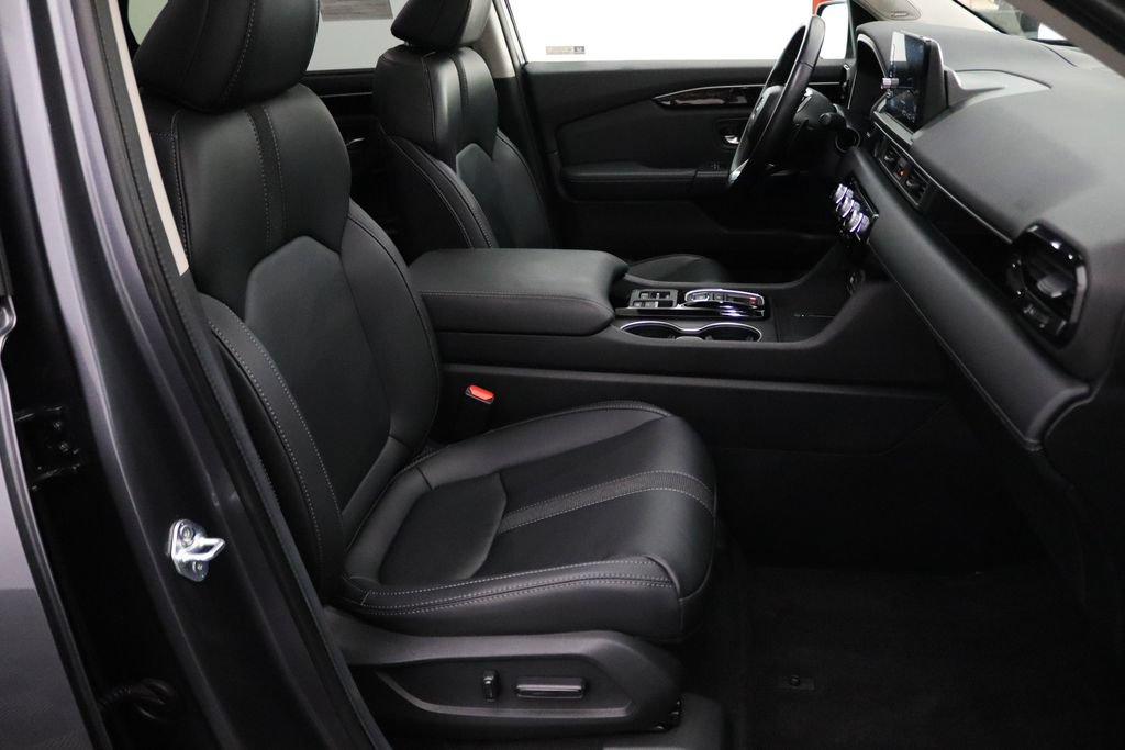 Used 2024 Honda Pilot Touring image 16