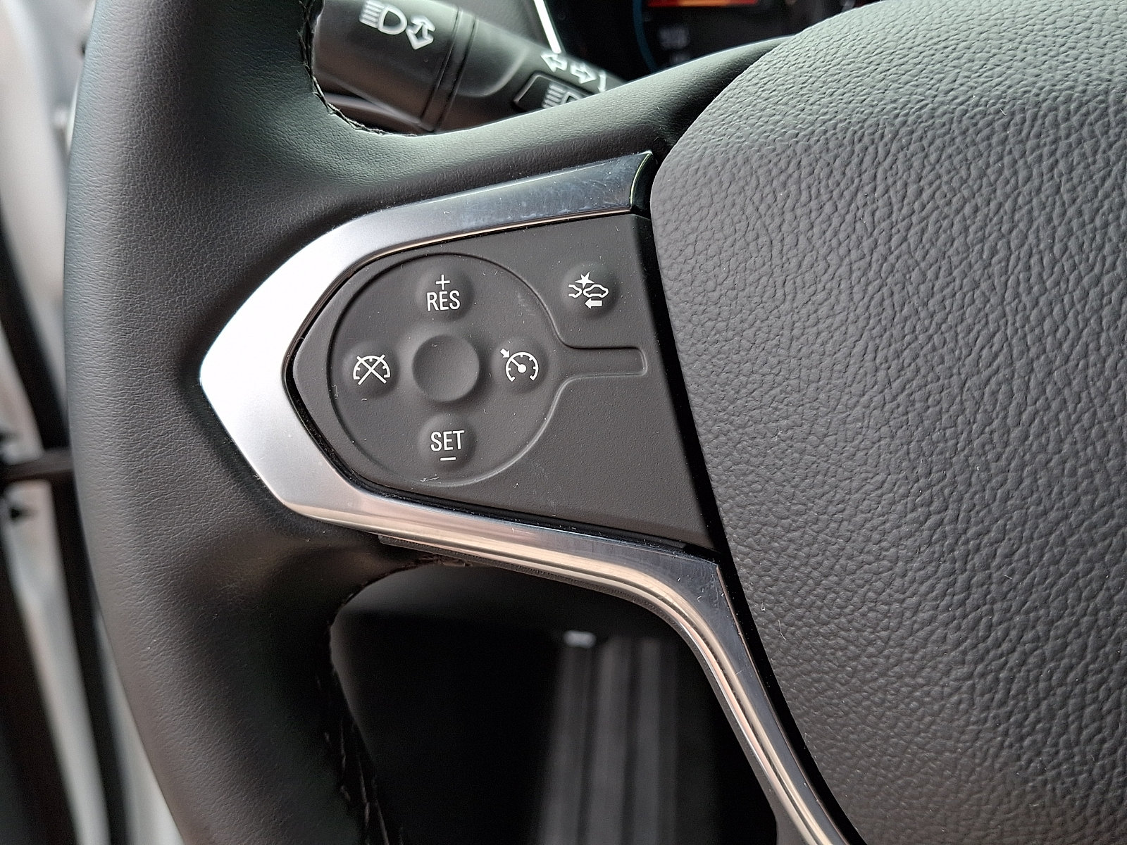 Certified 2023 Chevrolet Traverse LT FWD image 22