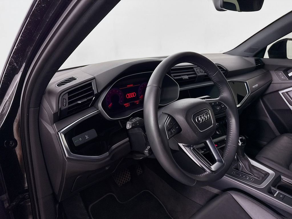 Used 2019 Audi Q3 2.0T Premium Plus AWD/4WD image 4