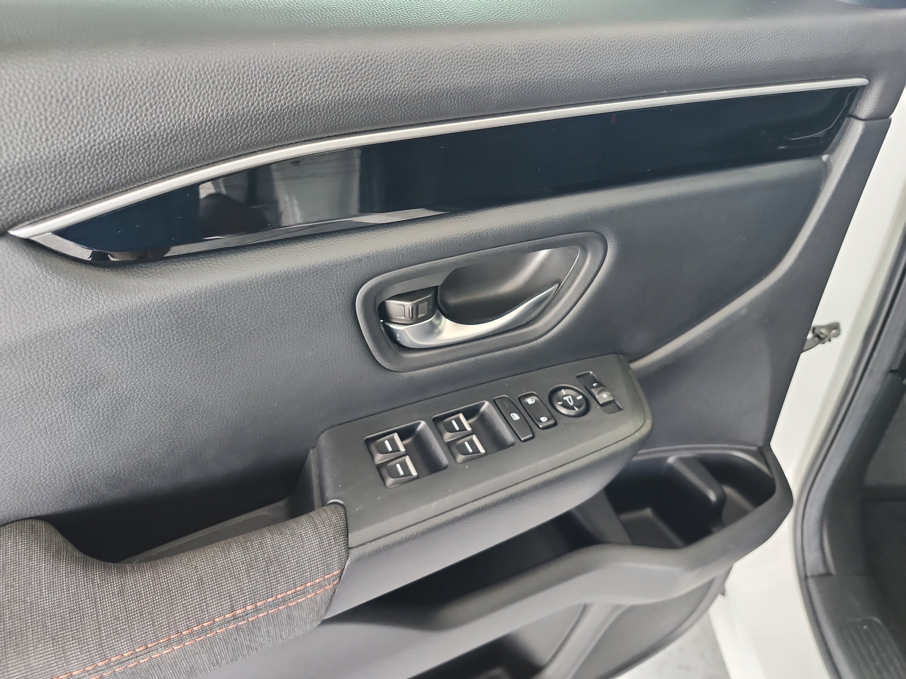 Certified 2024 Honda Pilot Sport image 17